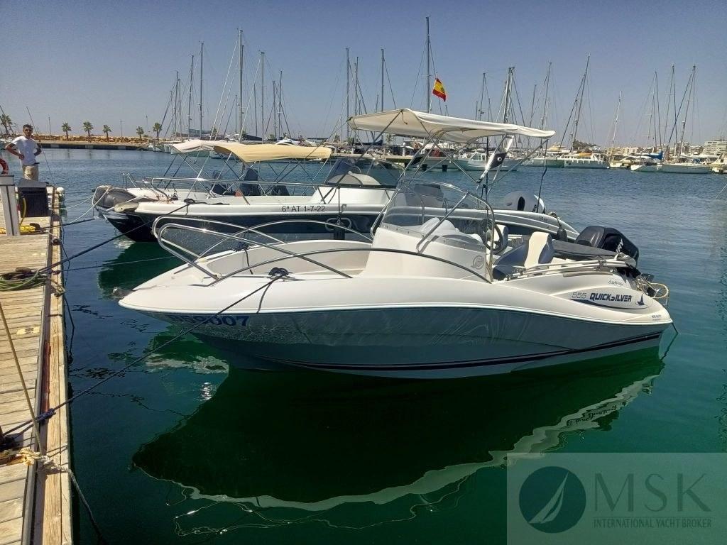 2007 Quicksilver 555 Commander