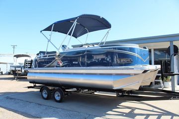 2025 Avalon LSZ Quad Lounger Shift 21 FT