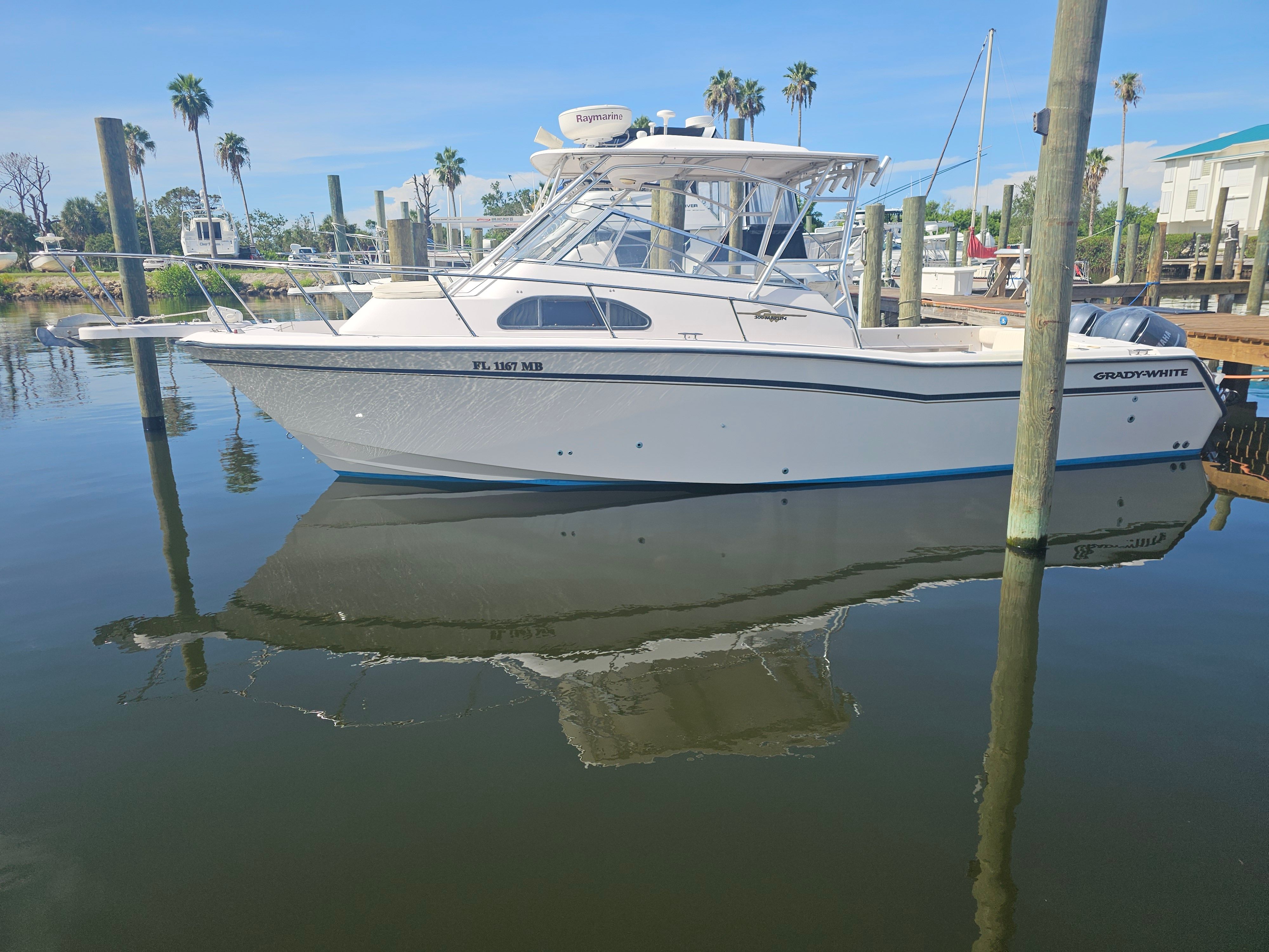 2001 Grady-White Marlin 300