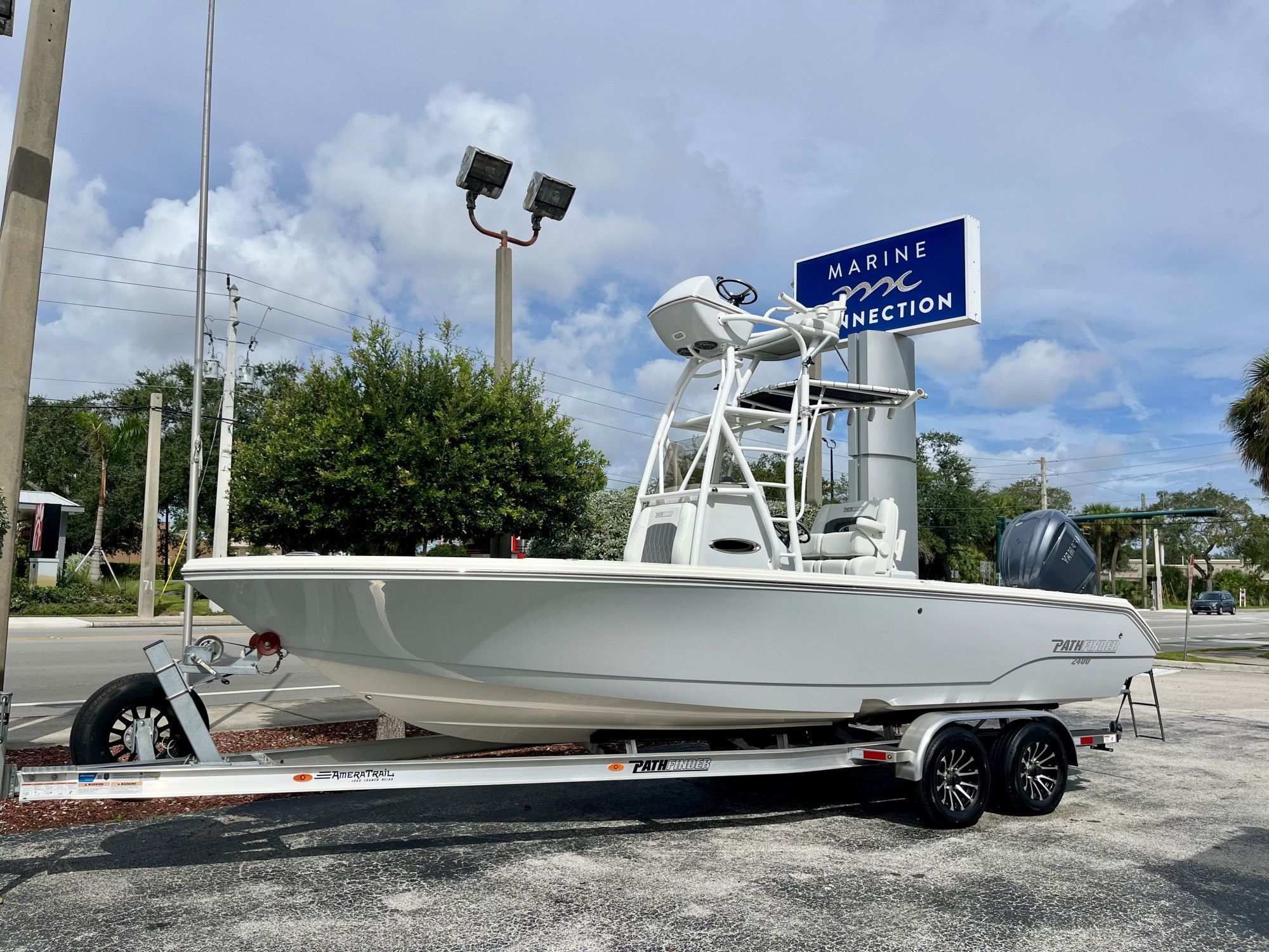 2024 Pathfinder 2400 Open