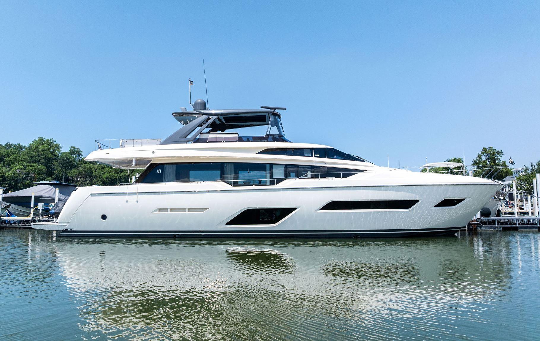 2018 Ferretti Yachts 780