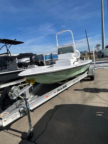 2025 Majek 20 Xtreme