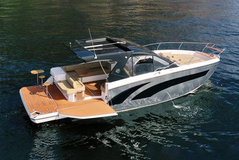 Express Cruiser Yachts