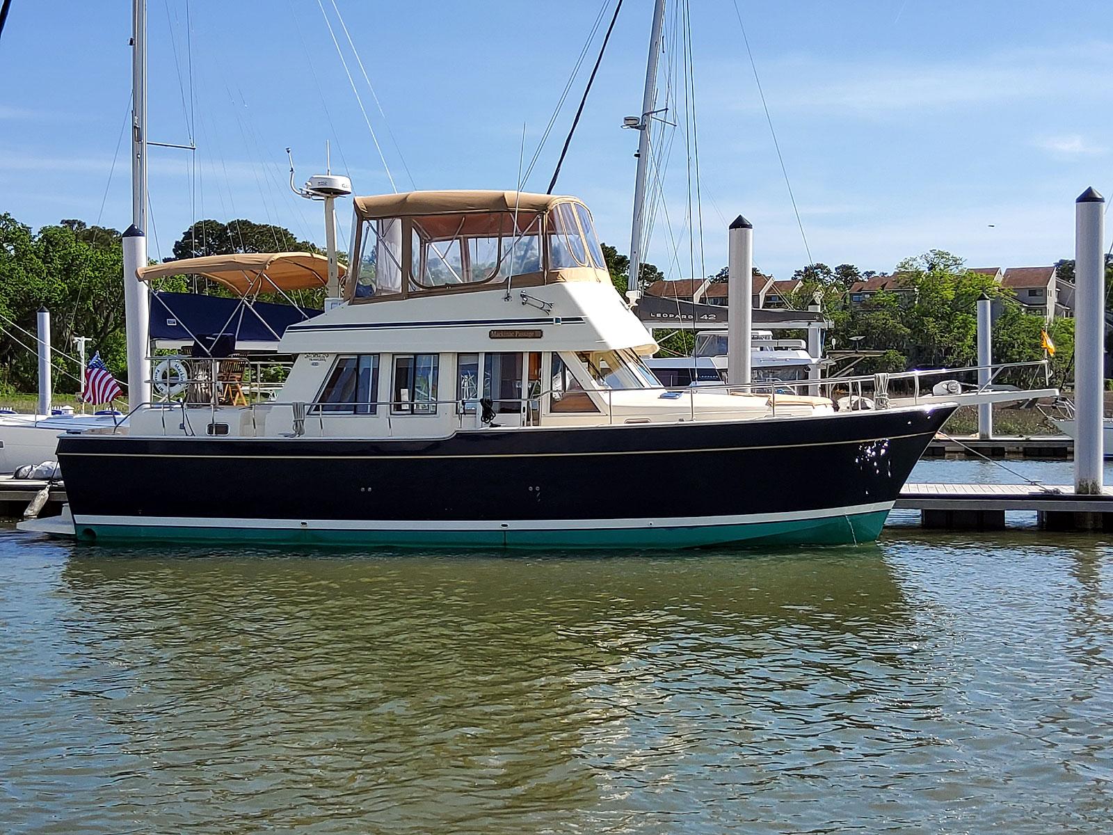 2006 Mainship 430 Aft Cabin 3SR