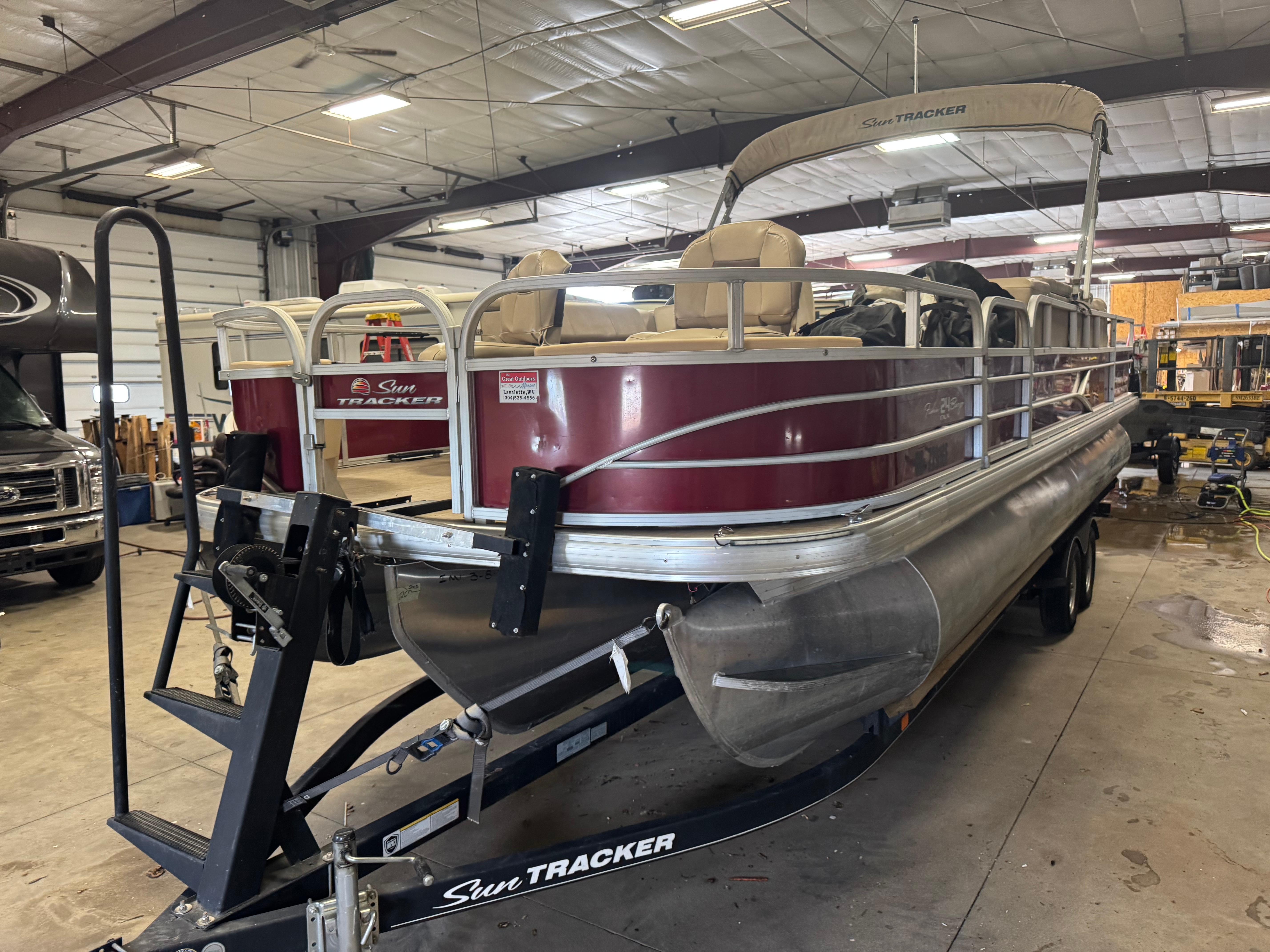 2019 Sun Tracker Fishin' Barge 24 XP3