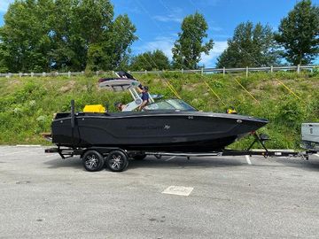 2022 MasterCraft XT24