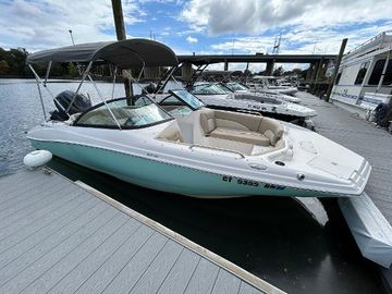 2021 NauticStar 203DC Sport Deck