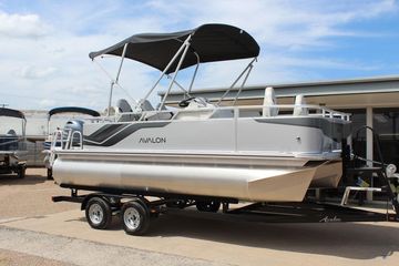 2025 Avalon VTX Quad Fish 19 FT