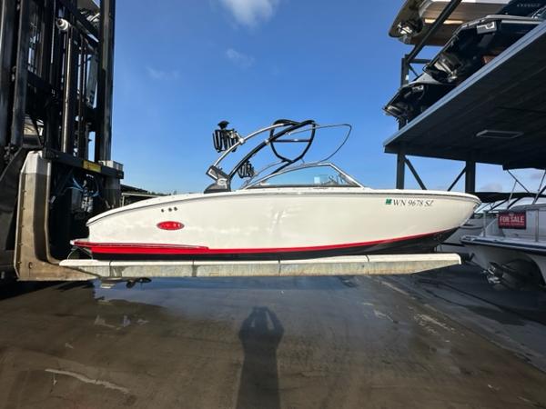 2022 Cobalt CS23 Surf