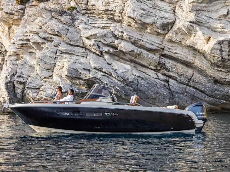 2025 Invictus Capoforte CX 240
