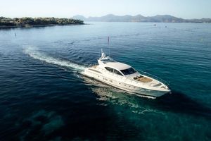 Leopard 24 Luxury Leopard 24 yacht cruising in clear blue waters, 2005 model.