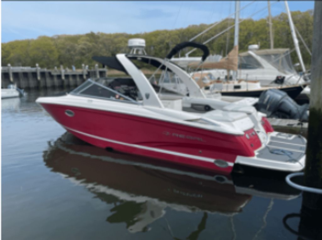 Regal 2700 Bow Rider