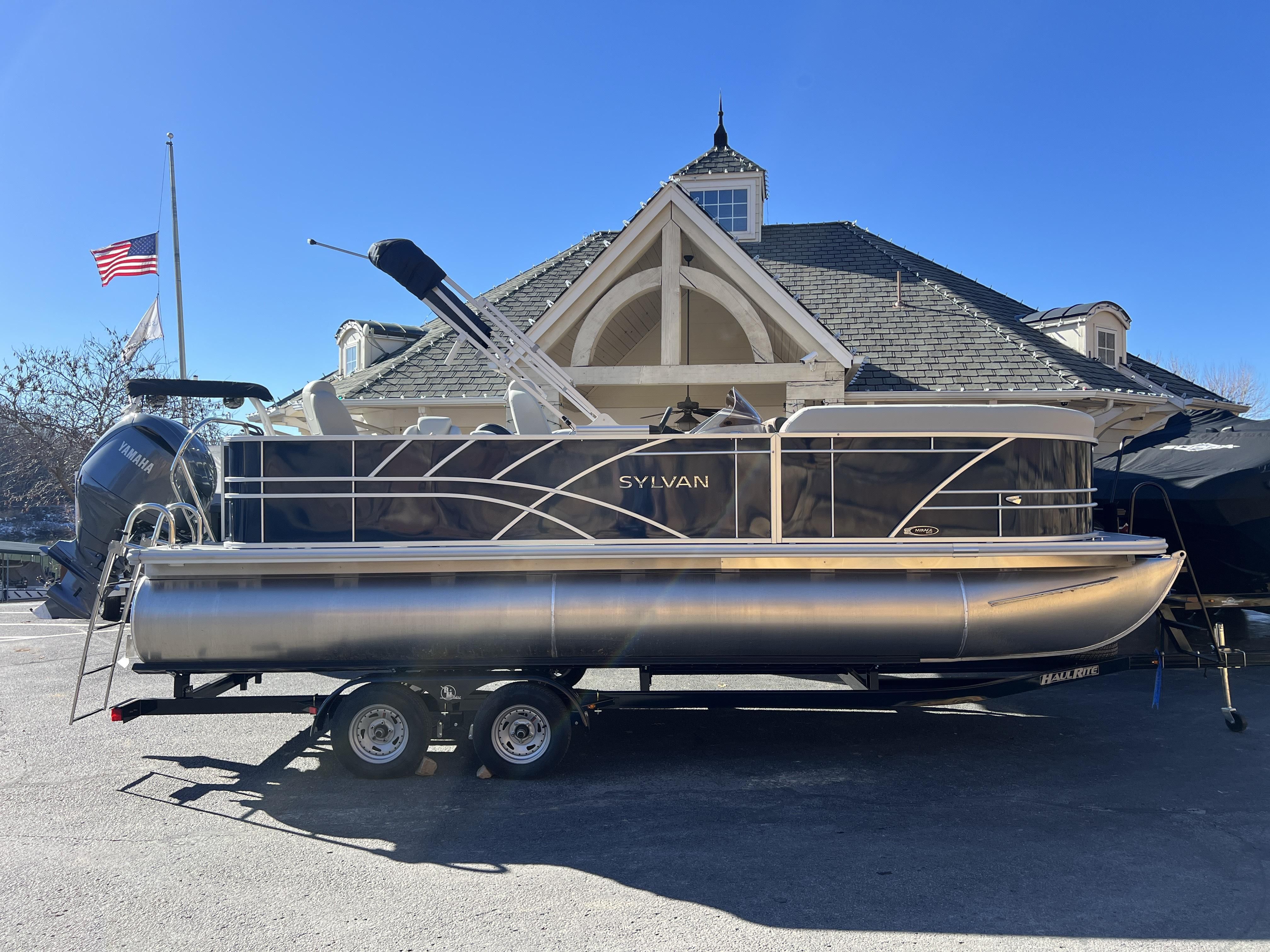 2025 Sylvan Mirage 8522 Party Fish