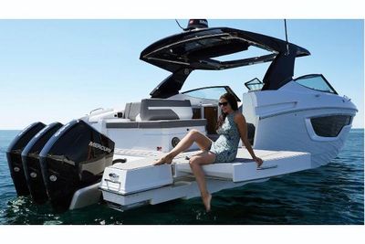 Cruisers Yachts 38 GLS Boat