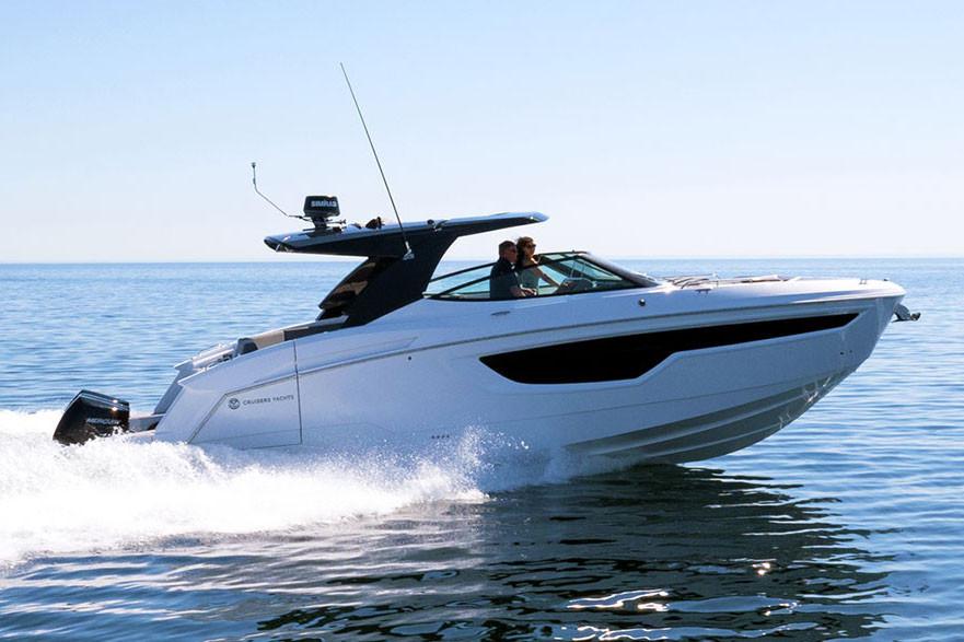 Cruisers Yachts Boat image