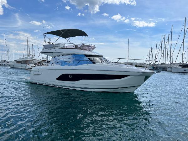 2023 Prestige 420