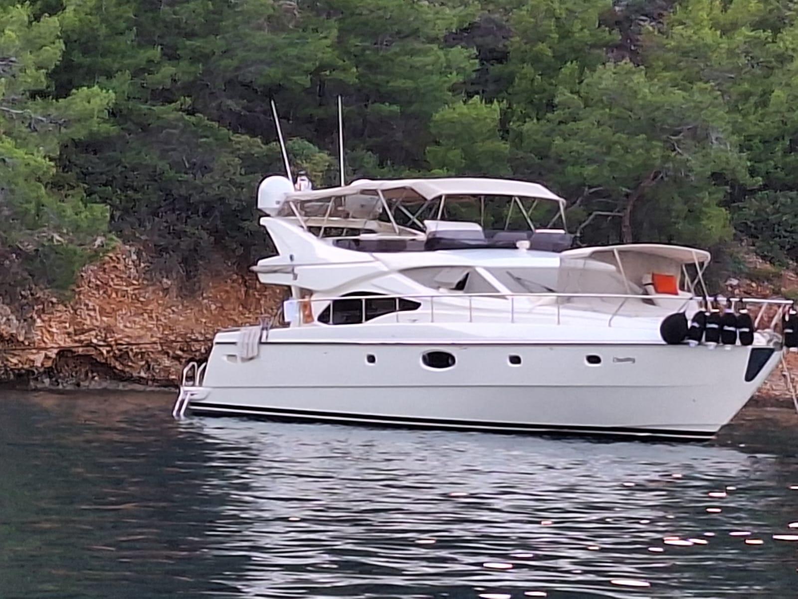 2007 Ferretti Yachts 591