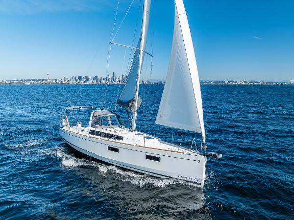 Beneteau Oceanis 38.1