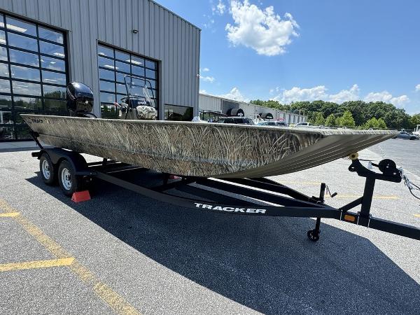 2025 Tracker Grizzly 2072 CC