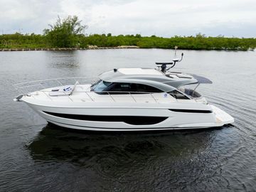 2026 Riviera 4600 Sport Yacht