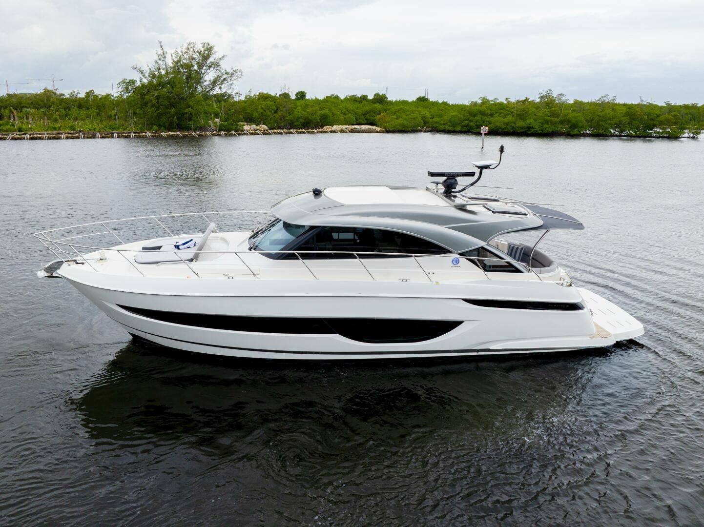 Riviera 4600 Sport Yacht 2026 Riviera 4600 Sport Yacht - Image 1