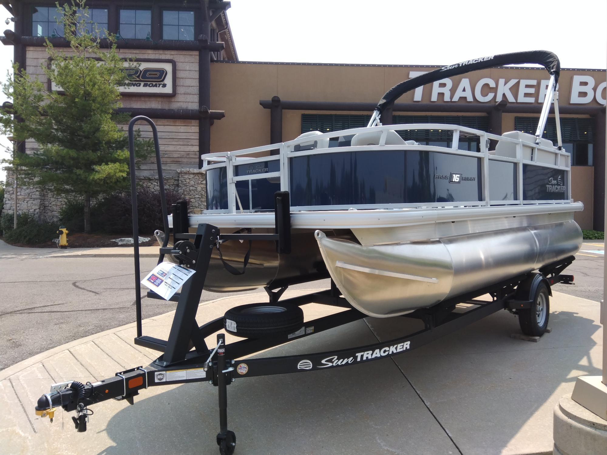 2025 Sun Tracker SportFish 20 DLX