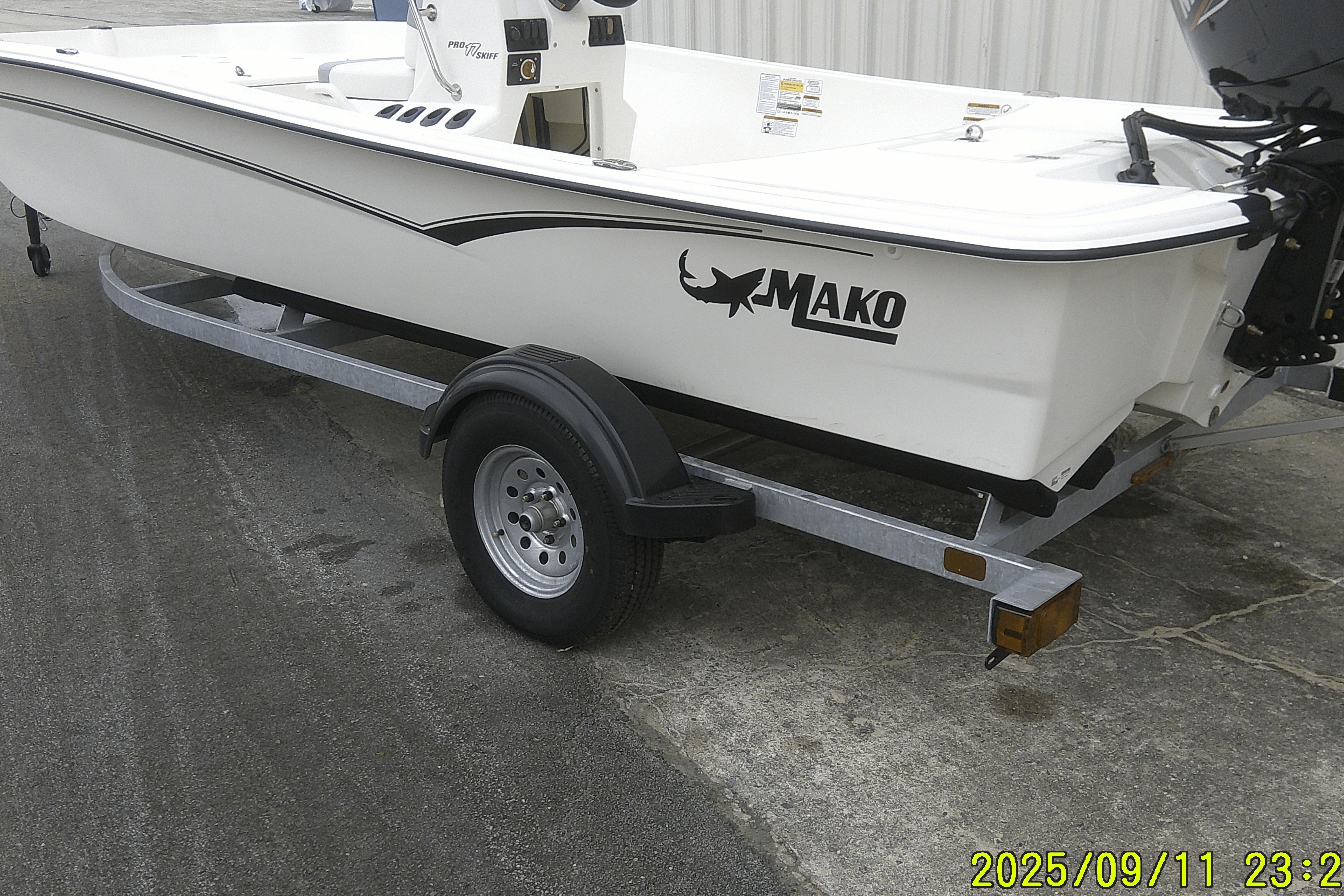 2025 Mako Pro Skiff 17 CC
