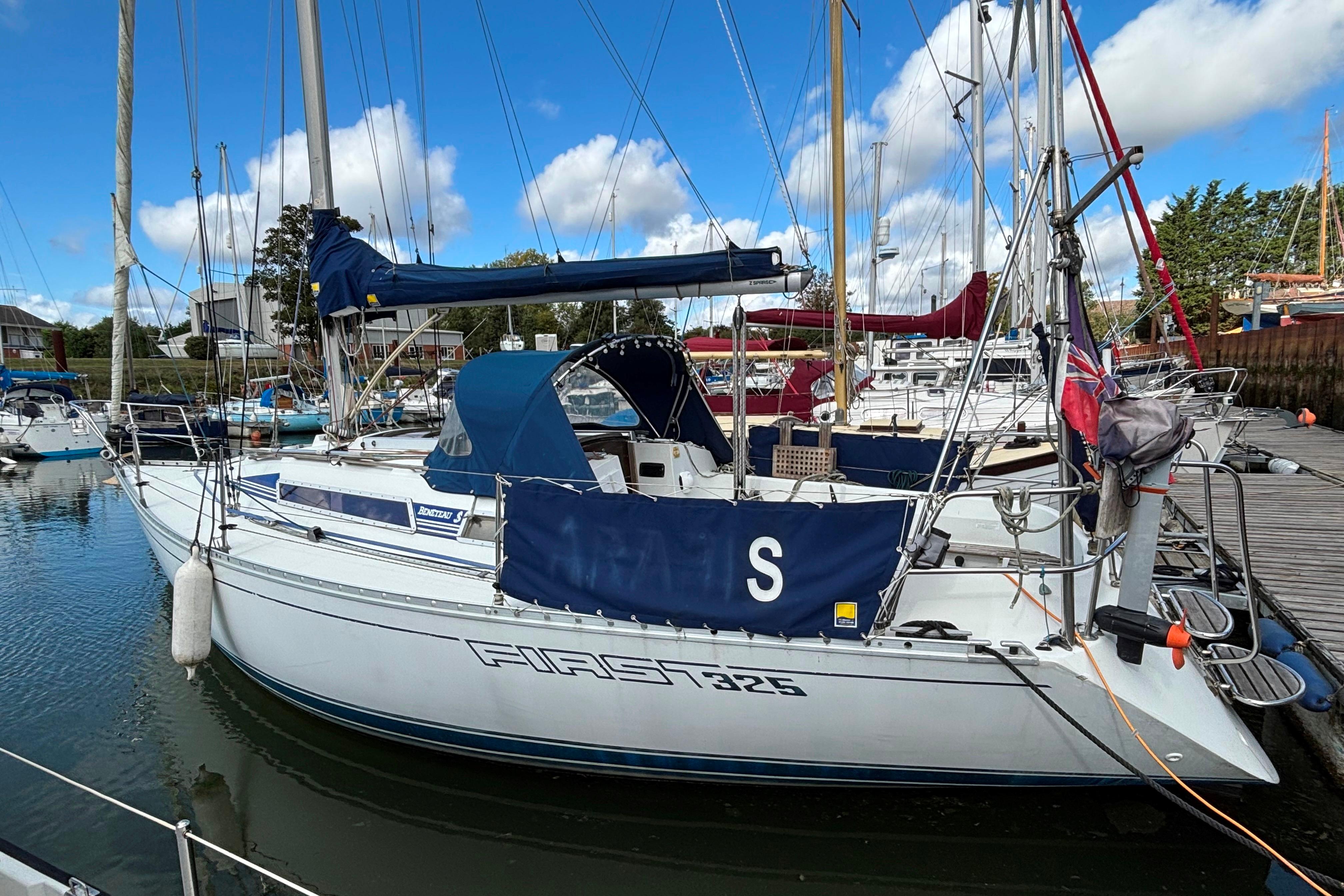 1985 Beneteau First 325