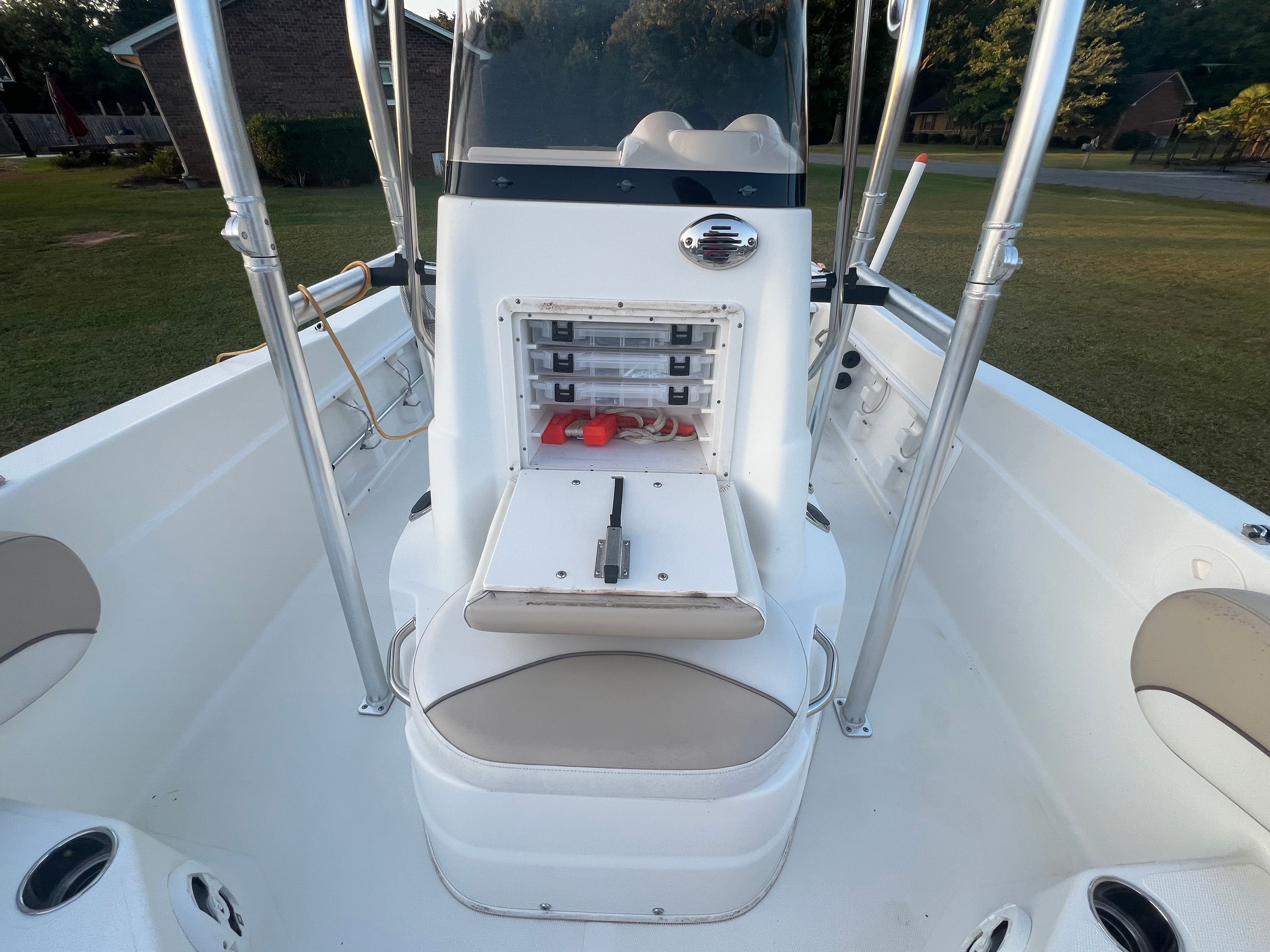 2016 Custom Nautic Star 211 Angler