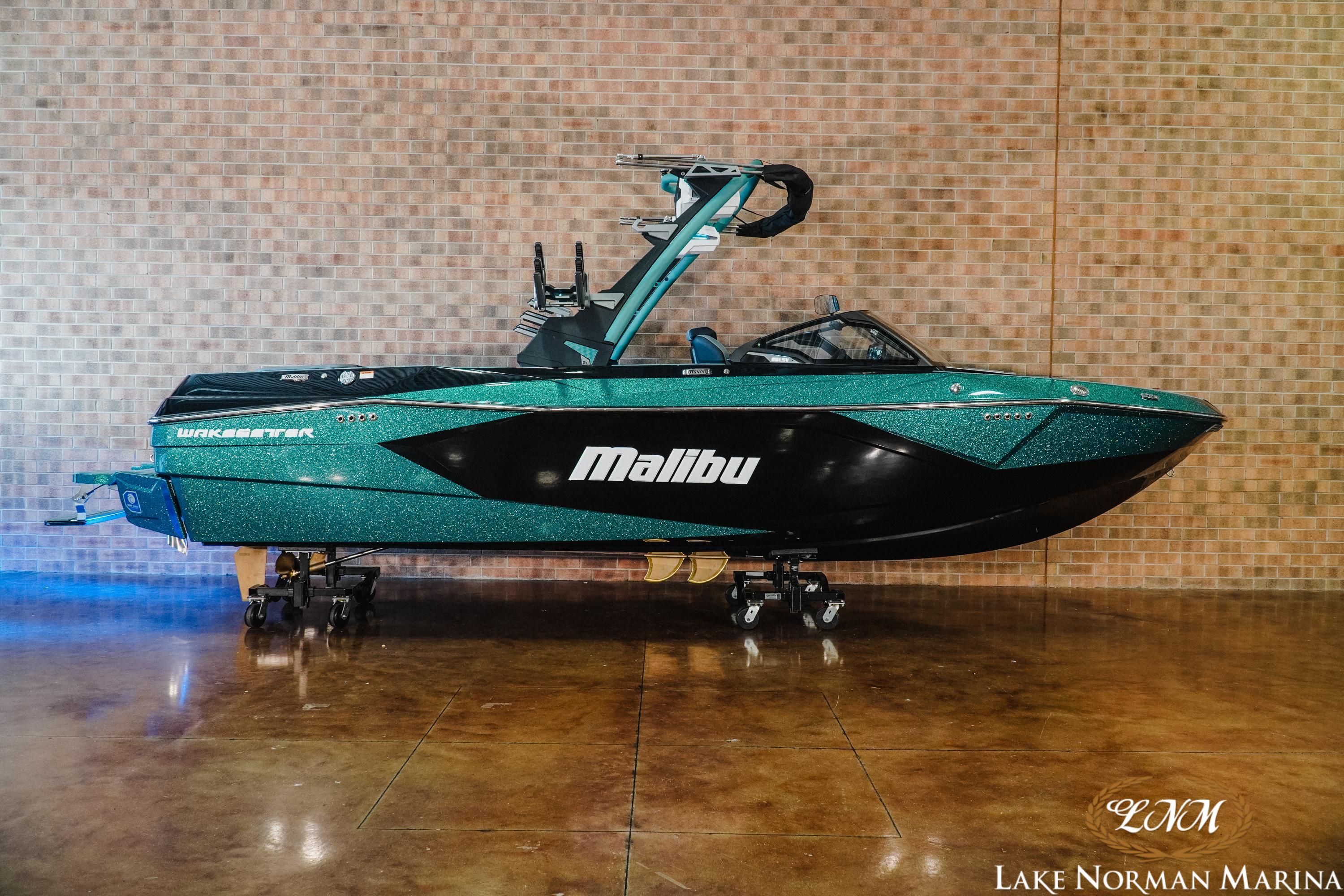 2025 Malibu 23 LSV