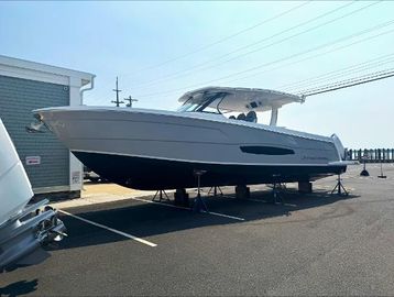 2026 Regal 38 SAV