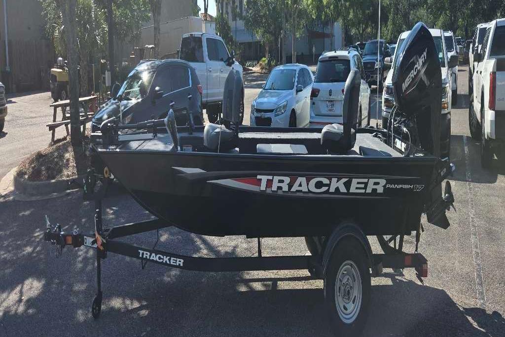 2026 Tracker Panfish 17