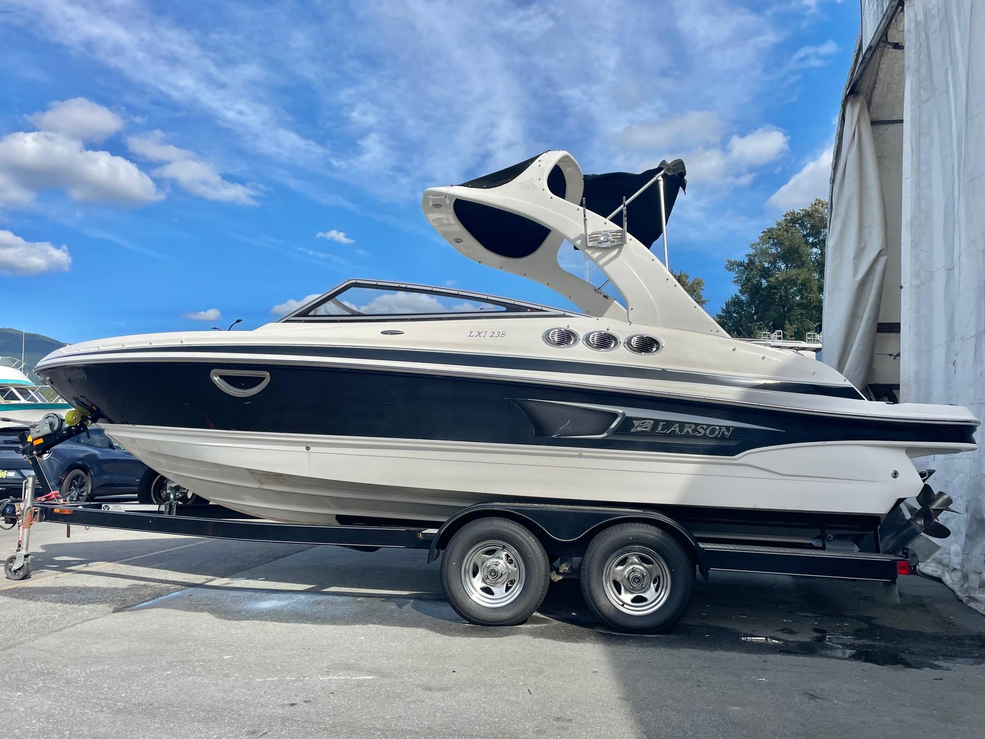 2010 Larson LXi 238, Port Moody Canada