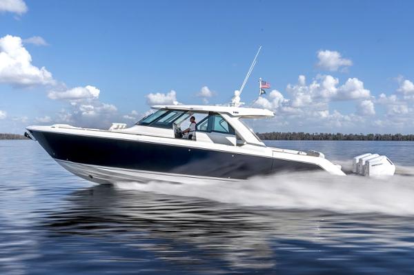 2025 Tiara Yachts 48 LS