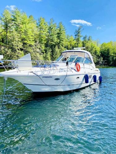 2006 Cruisers Yachts 420 Express