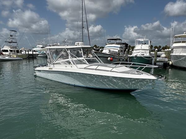 2006 Contender 35 Side Console