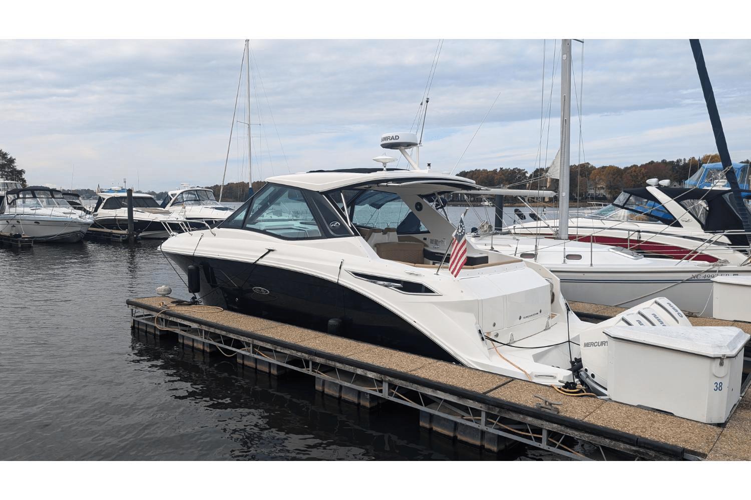 Sea Ray Sundancer 320 Outboard