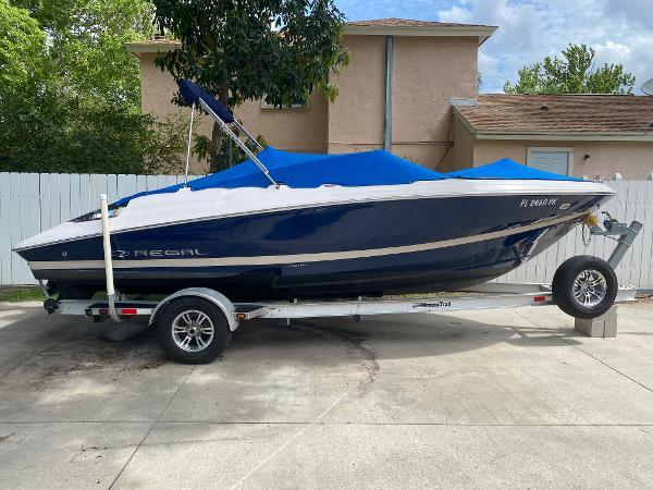 Regal 2200 Bowrider