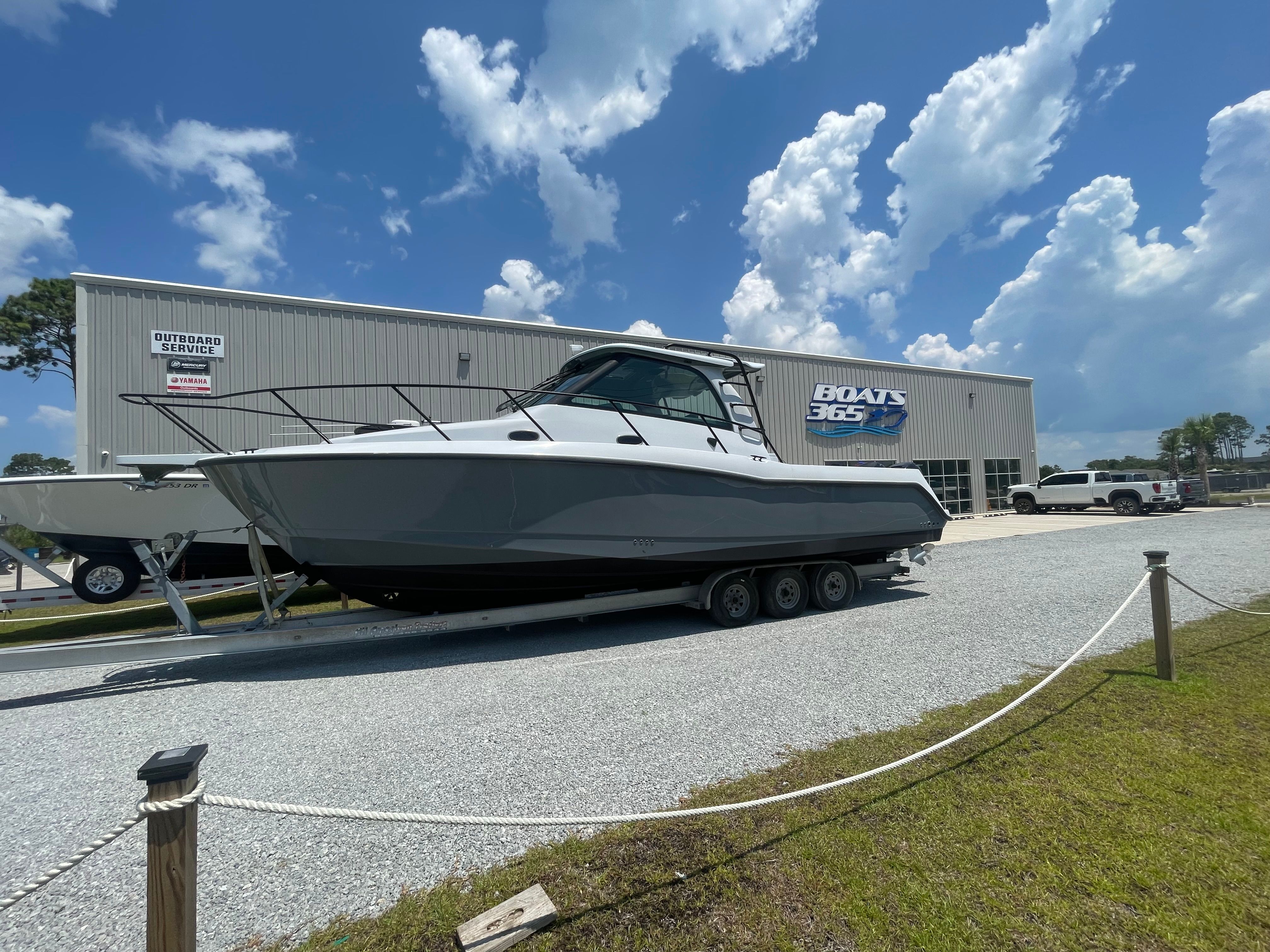 2011 Boston Whaler 345 Conquest