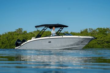 2026 Sea Ray SDX 290 Outboard