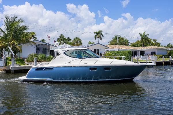 2013 Tiara Yachts 3900 Sovran