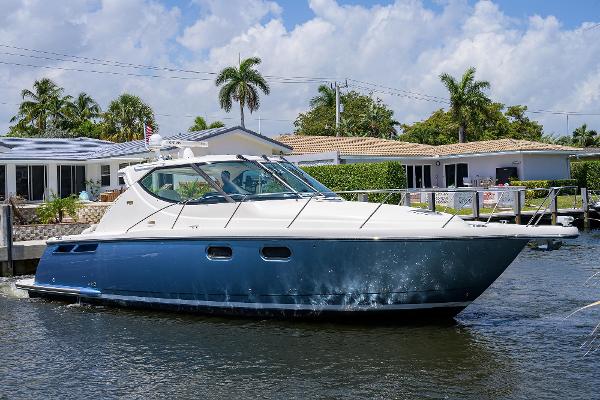 2013 Tiara Yachts 3900 Sovran