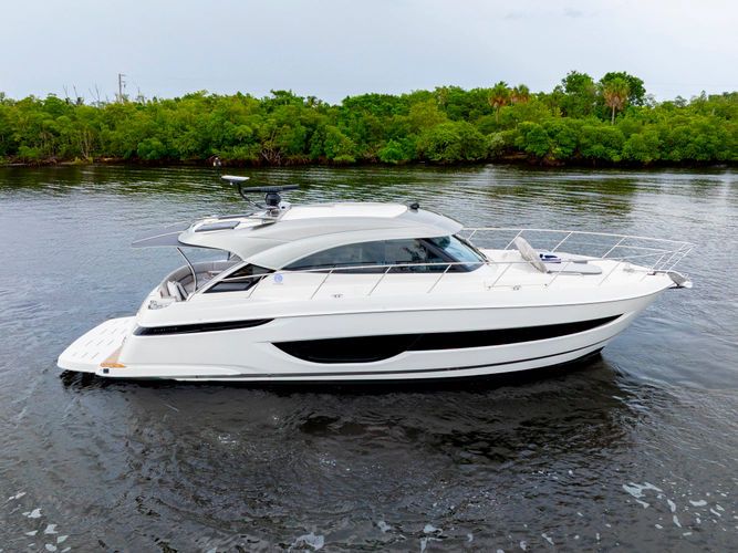 2026 Riviera 4600 Sports Yacht