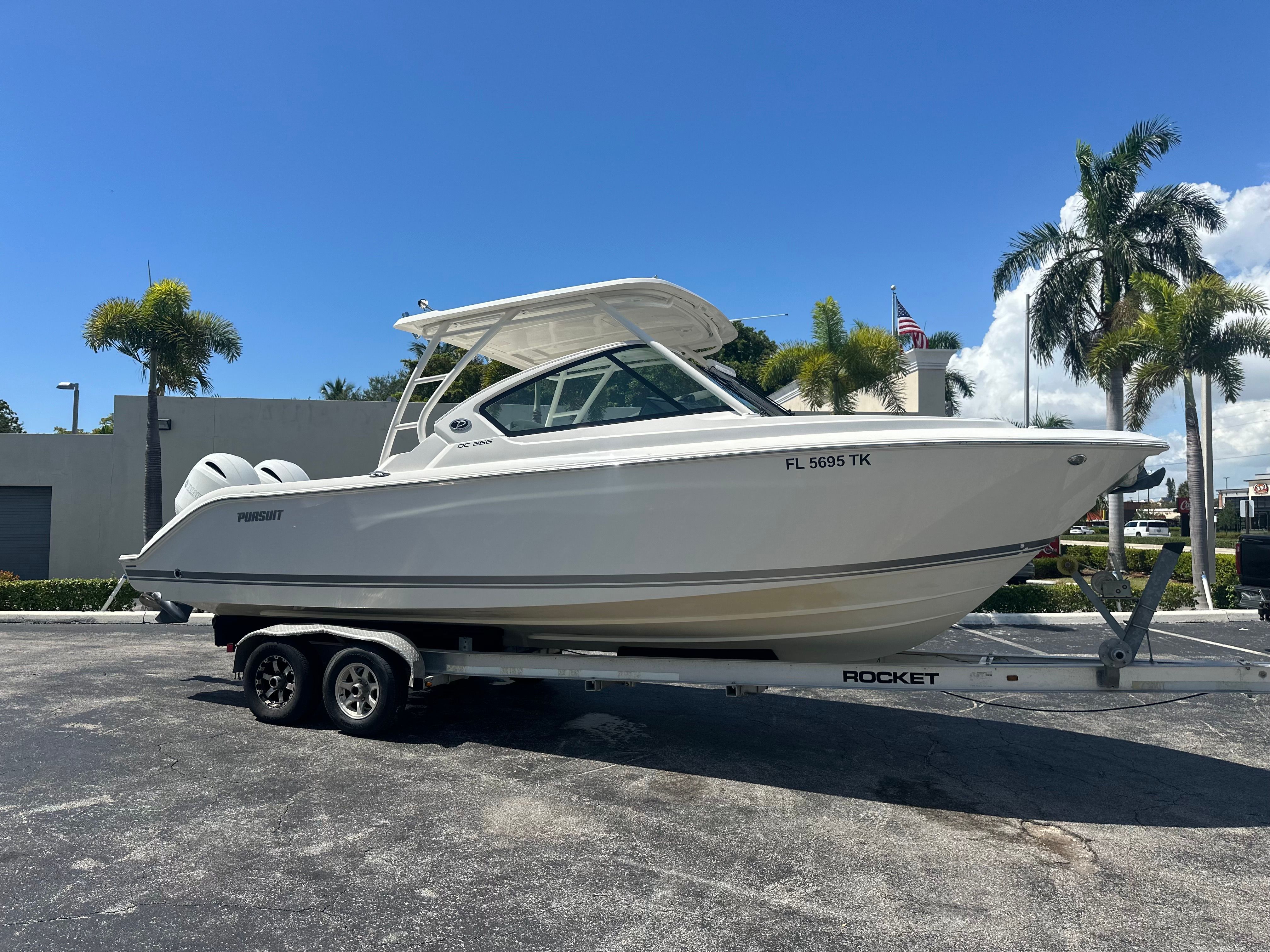 2023 Pursuit DC 266 Dual Console