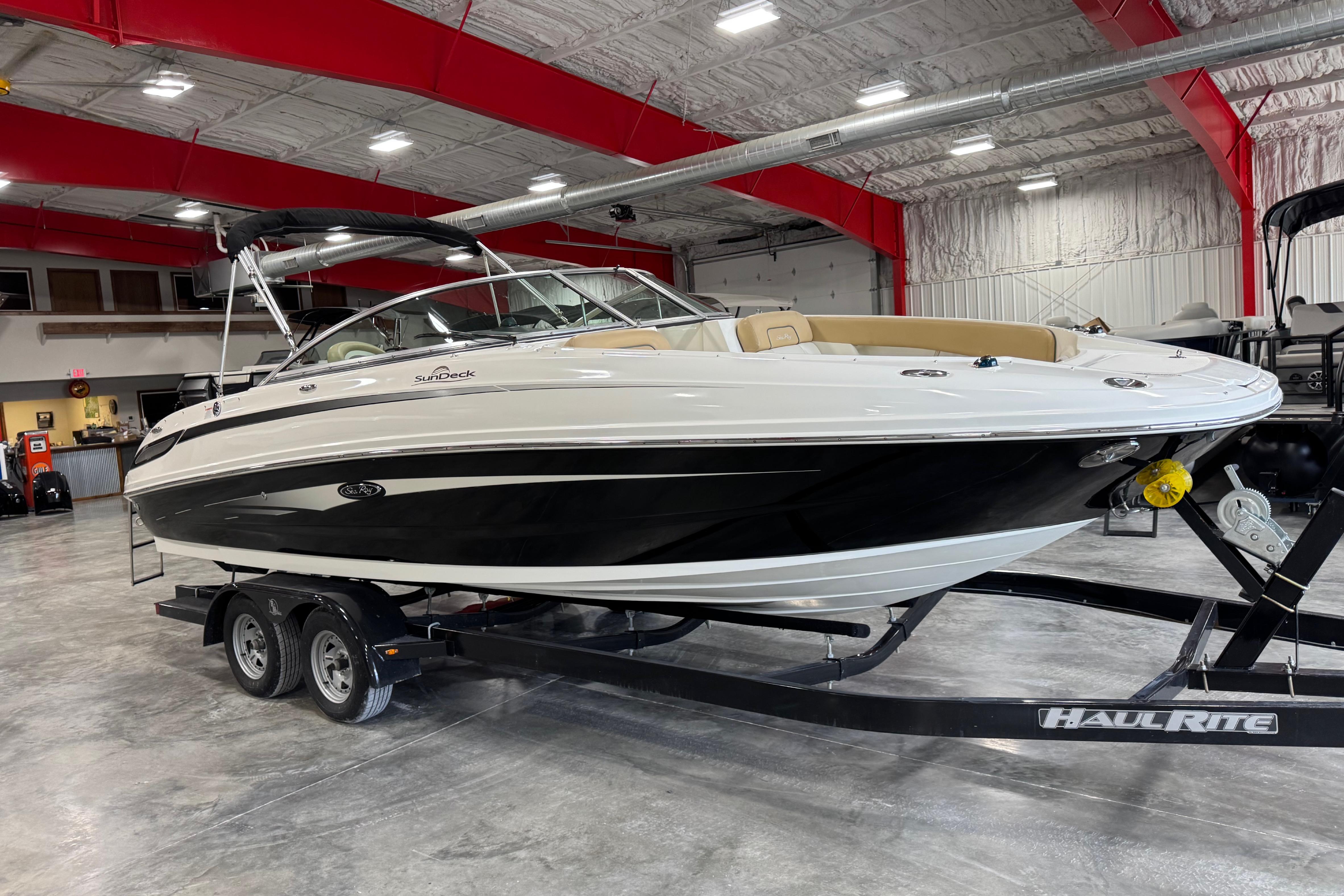 2011 Sea Ray 240 Sundeck