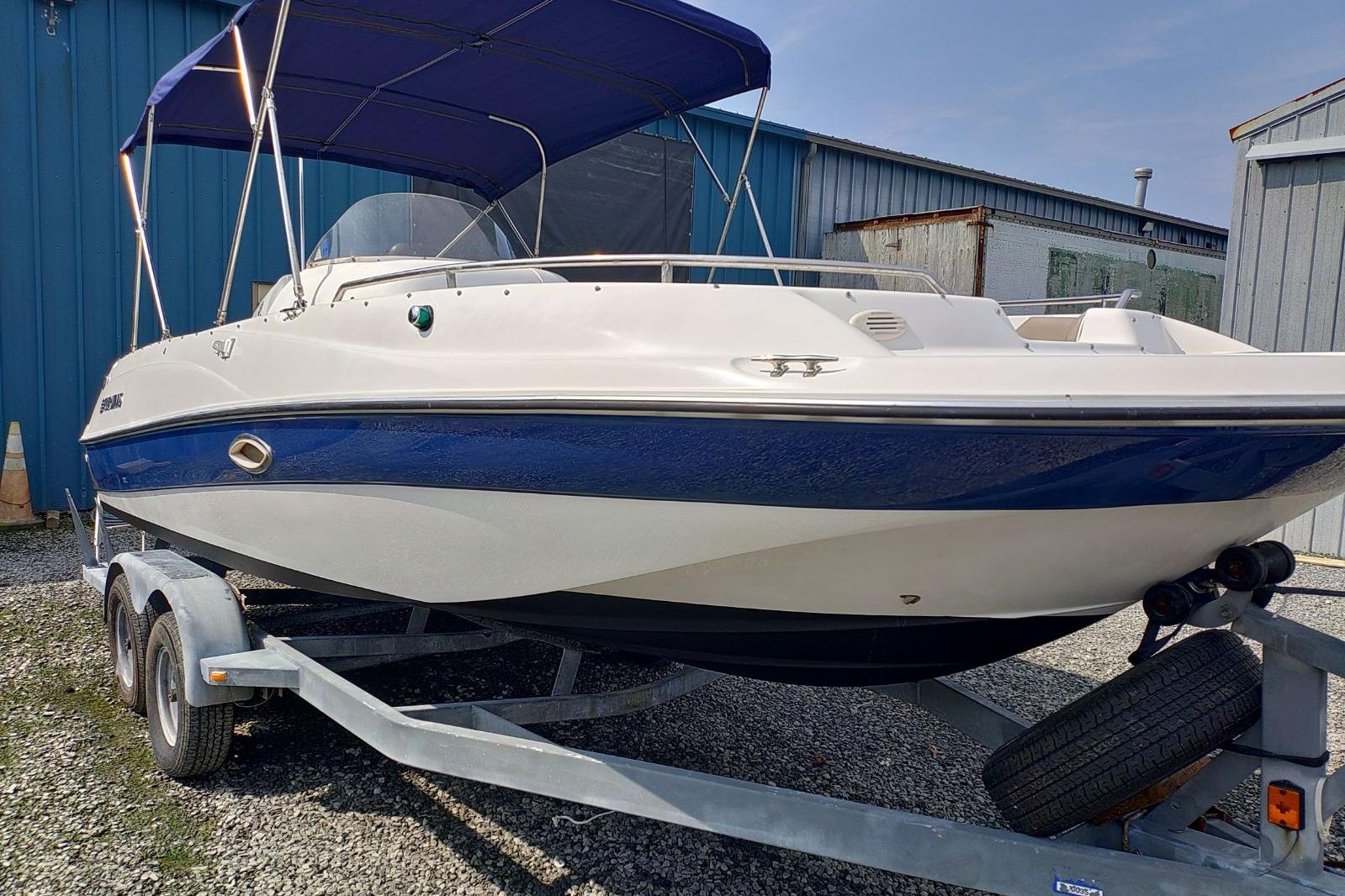2000 Four Winns Deck Boat