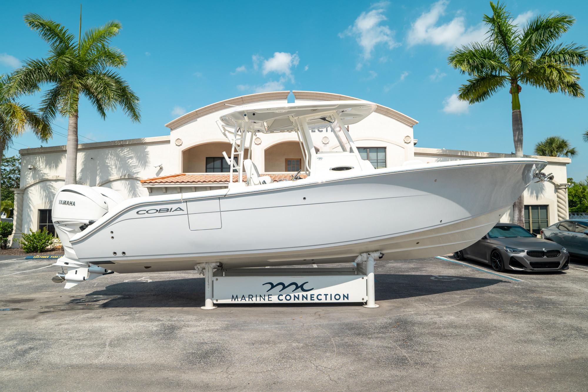 Cobia 301 CC