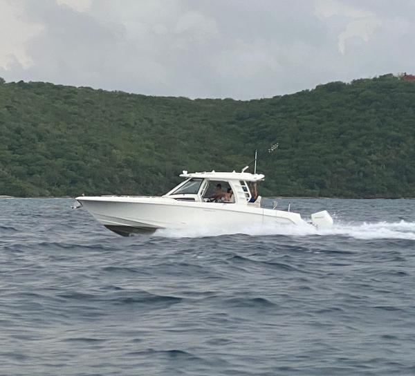 Boston Whaler 350 Realm