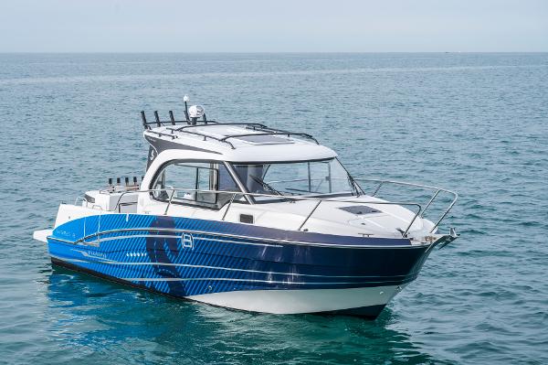 2025 Beneteau Antares 8 Fishing