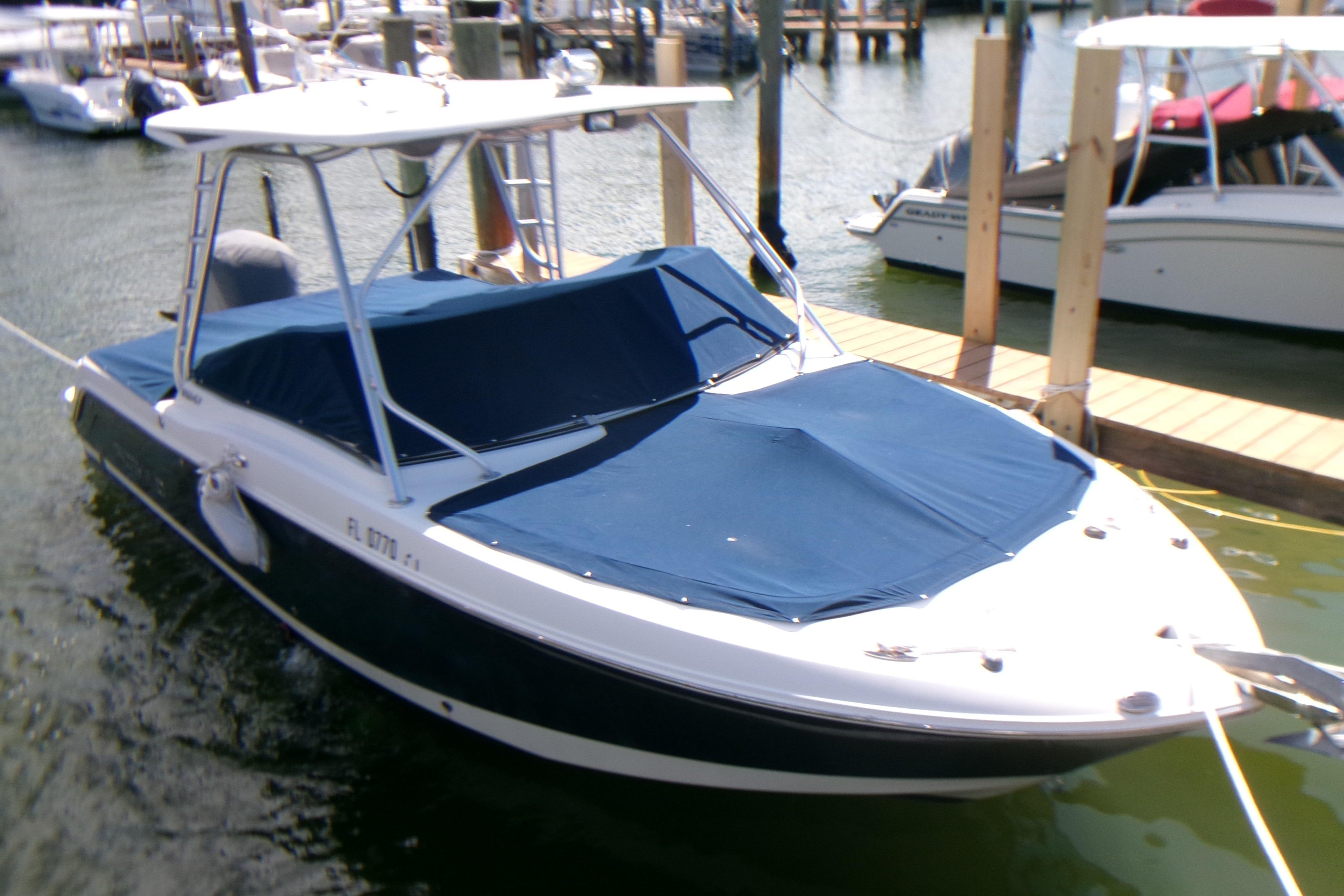 2012 Robalo R247 Dual Console